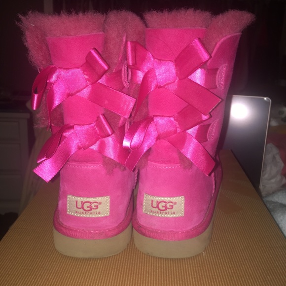 hot pink uggs with bows